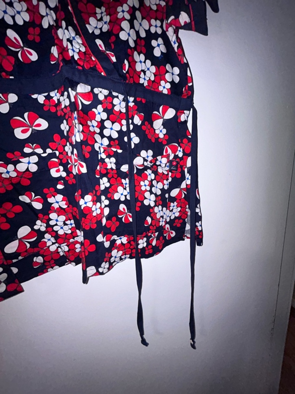 Bundle of Two Scrubs Tops - Picture 7 of 12
